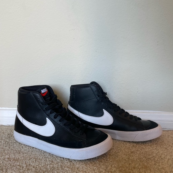 Nike Other - Nike Blazer mid 77’ size 6Y (boys) 7.5 in women.